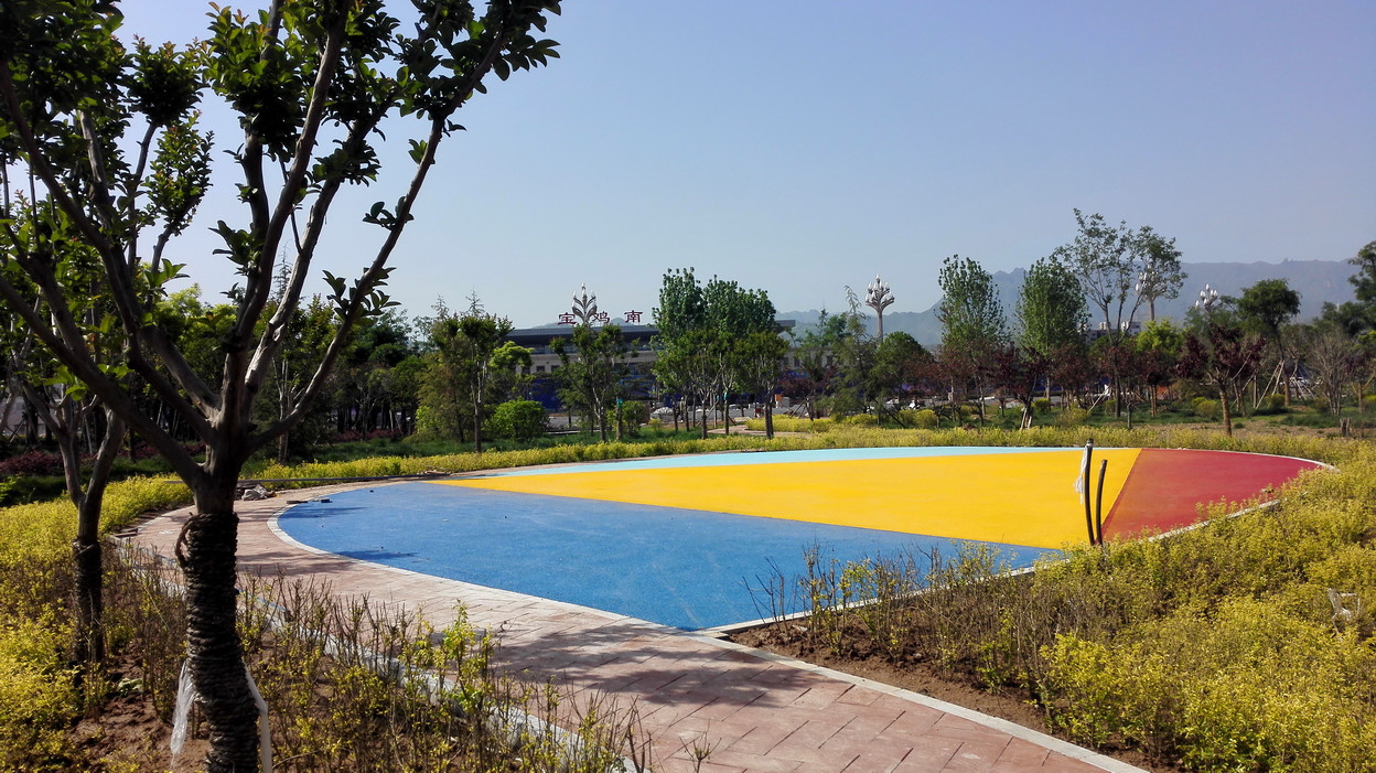 寶雞高鐵南站透水地坪展示