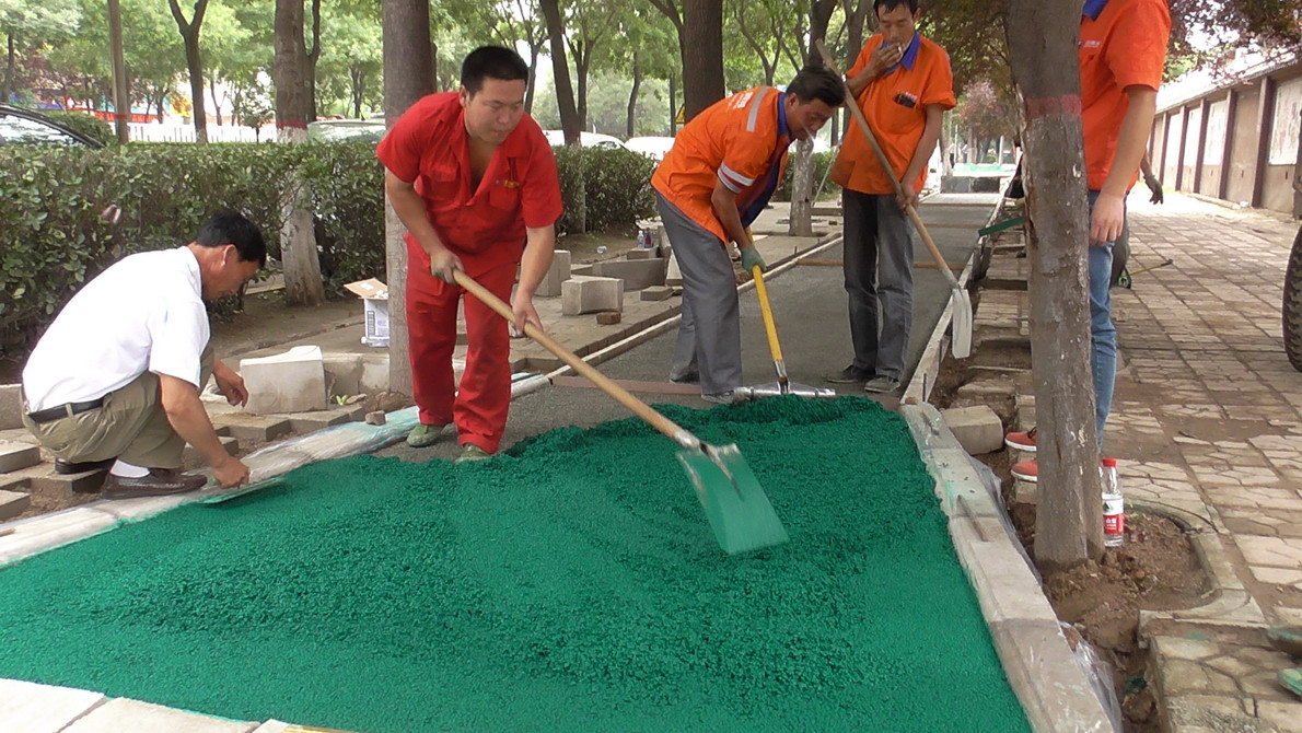 東風(fēng)路透水地坪