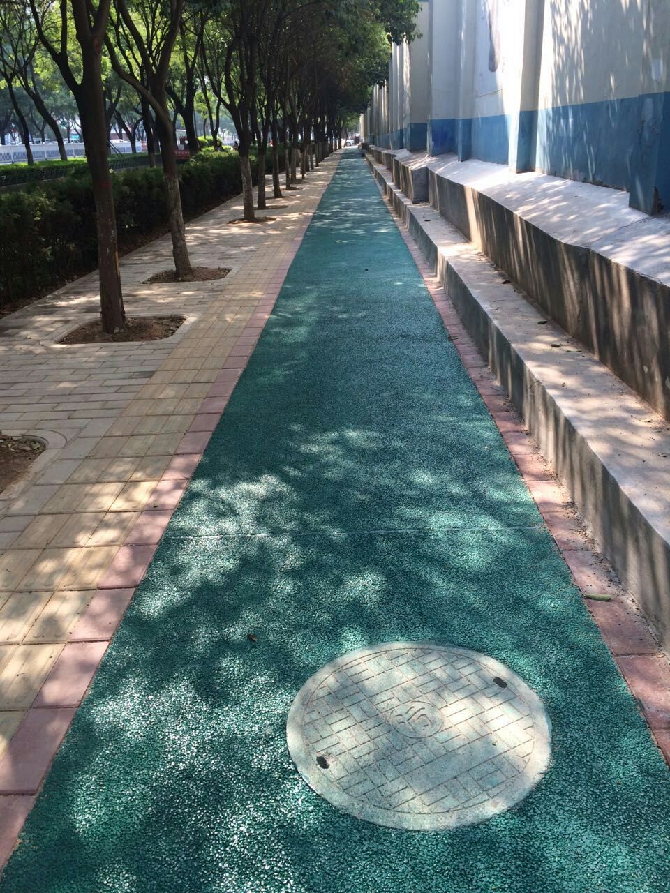 東風(fēng)路透水地坪