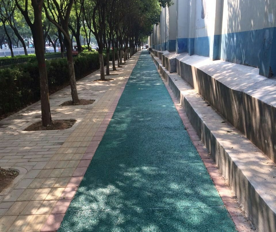 東風(fēng)路透水地坪