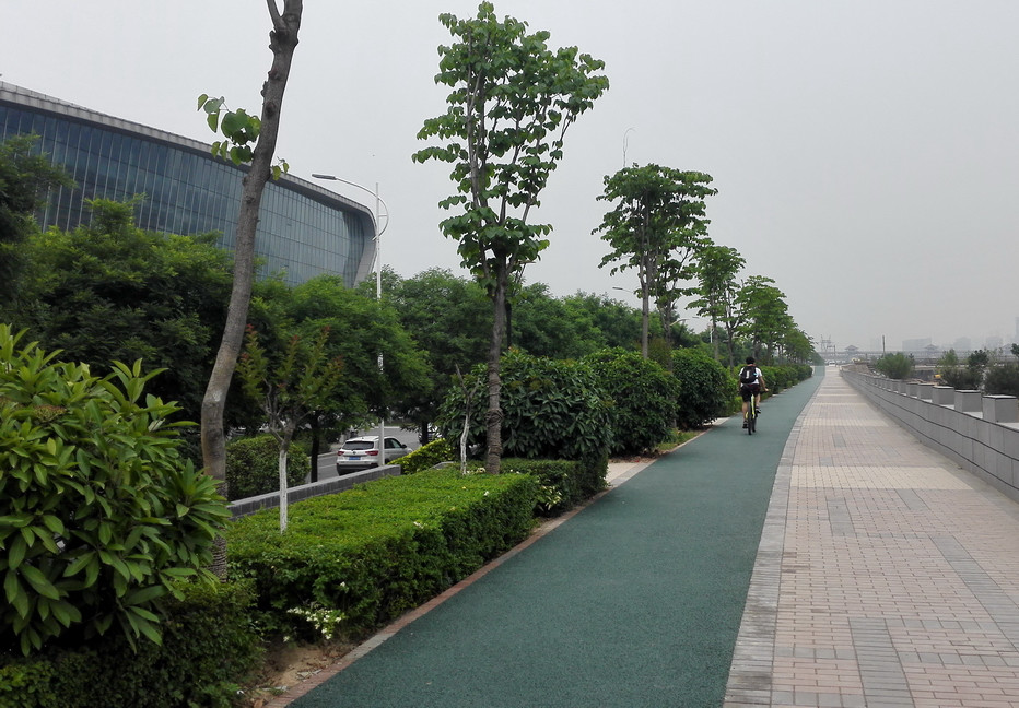 高新一路至三路透水健康步道