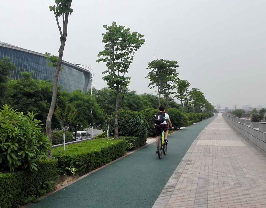 高新一路至三路透水健康步道