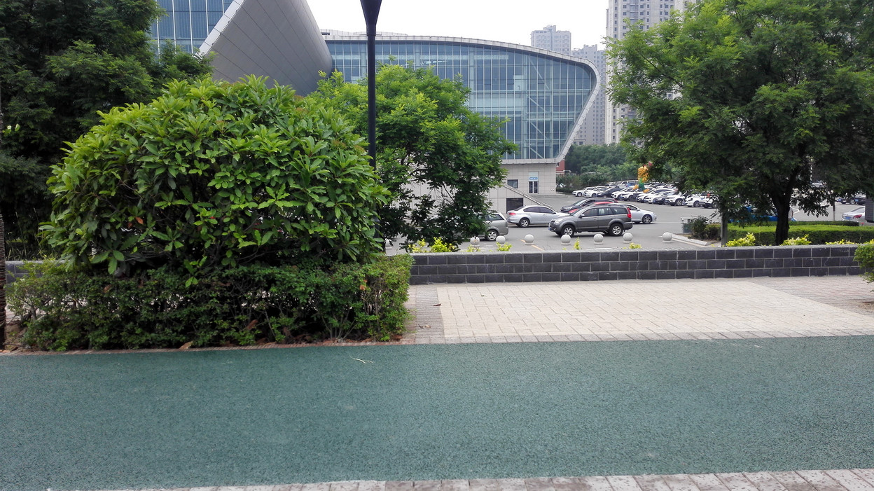 高新一路至三路透水健康步道