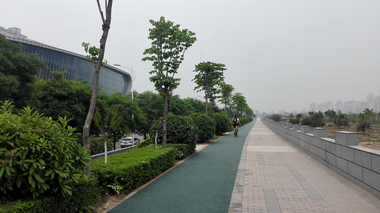 高新一路至三路透水健康步道