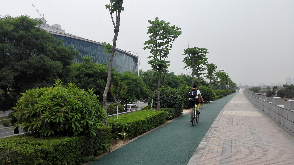 高新一路至三路透水健康步道