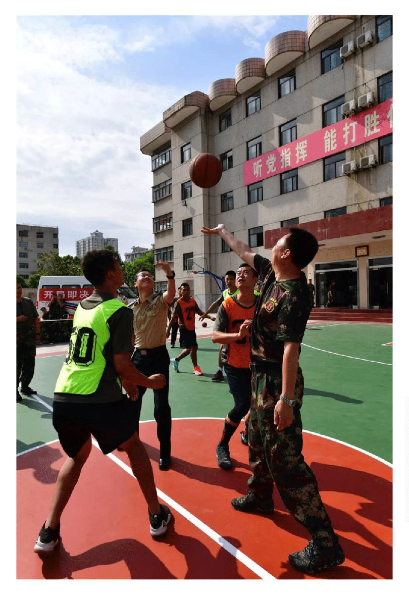 [陜西退役軍人]退役老兵難舍軍旅情 回饋部隊(duì)不忘感恩心