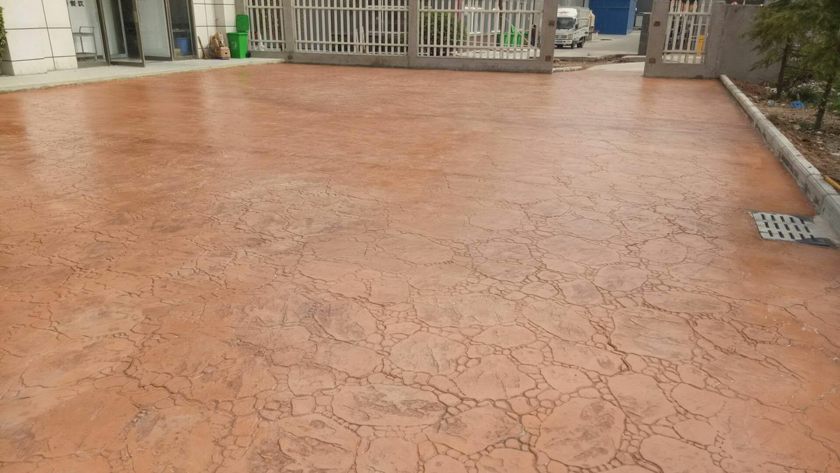 陸港集團(tuán)藝術(shù)壓花地坪