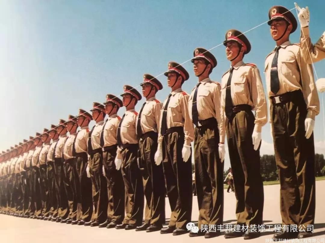 華麗轉身，他從閱兵場闊步邁向到祖