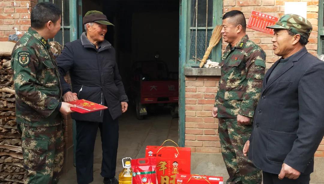 雙節(jié)送關(guān)愛，情暖老兵心——陜西豐邦黨支部看望慰問結(jié)對(duì)幫扶傷殘困難退役軍人