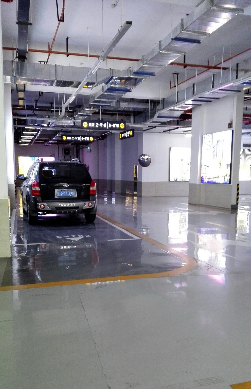 寶雞博鵬中心地下停車場環(huán)氧自流